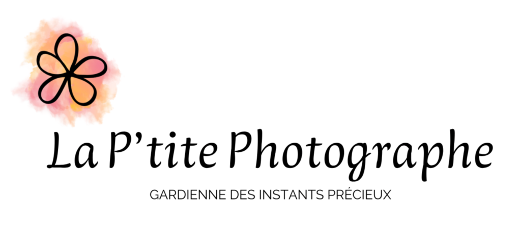 logo de la ptite photographe avec slogan