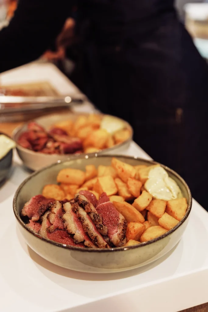 Assiette de magrets avec ses pommes de terre